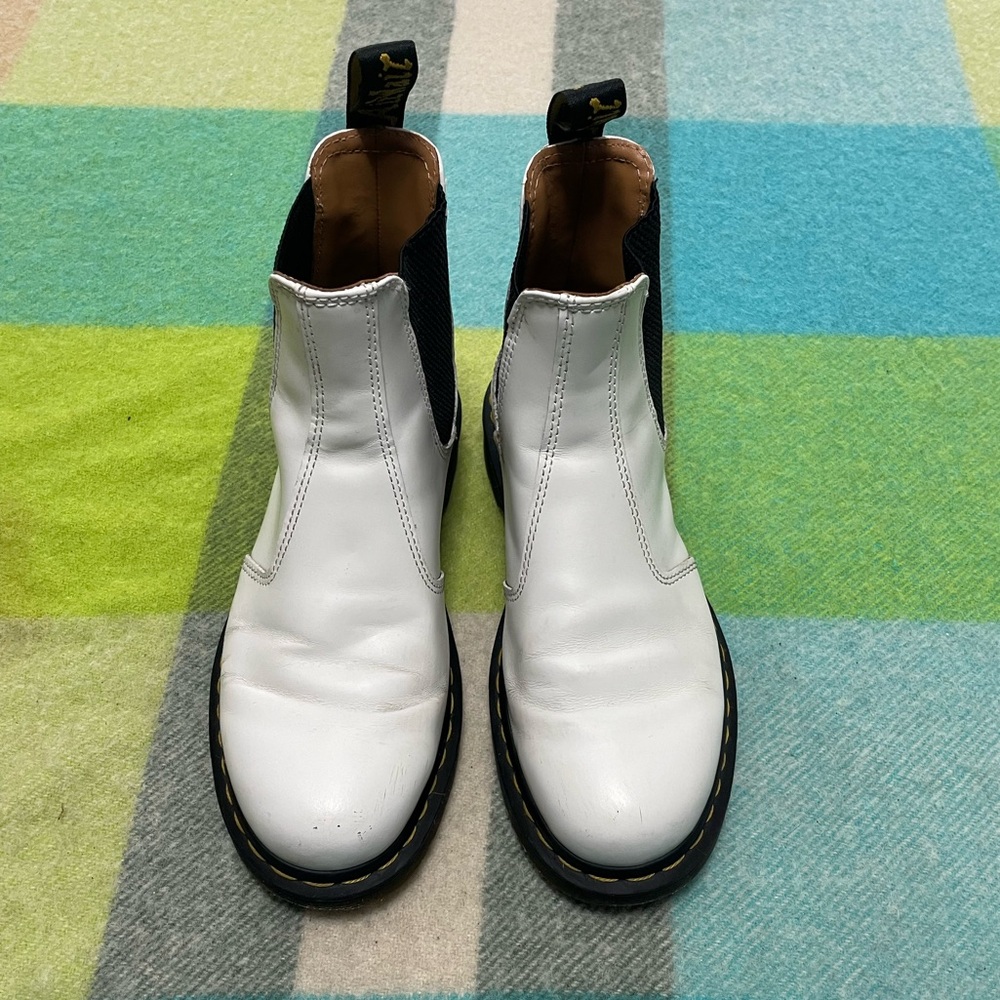 Dr. Martens 2976 Chelsea Boots White Women’s